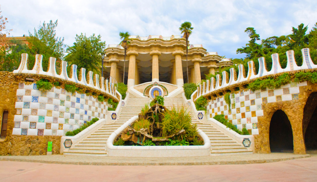 Parc Güell Barcelone, accessible PMR terrasse mosaïque